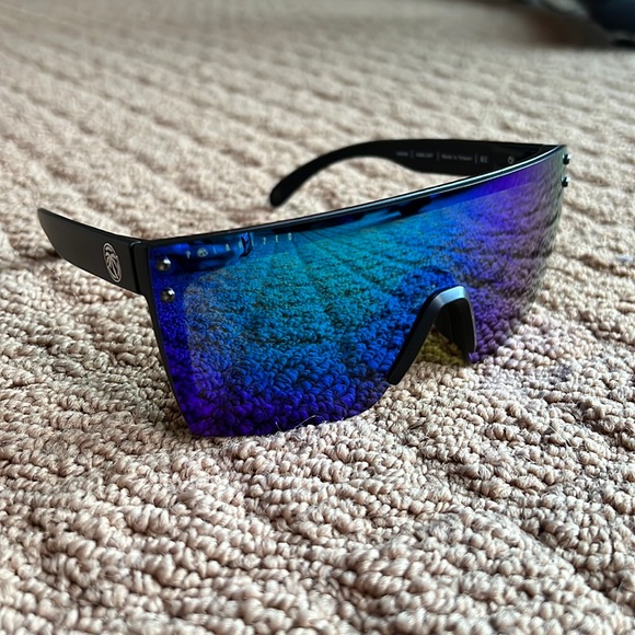 Heatwave Lazer Face Sunglasses - Picture 2 of 6